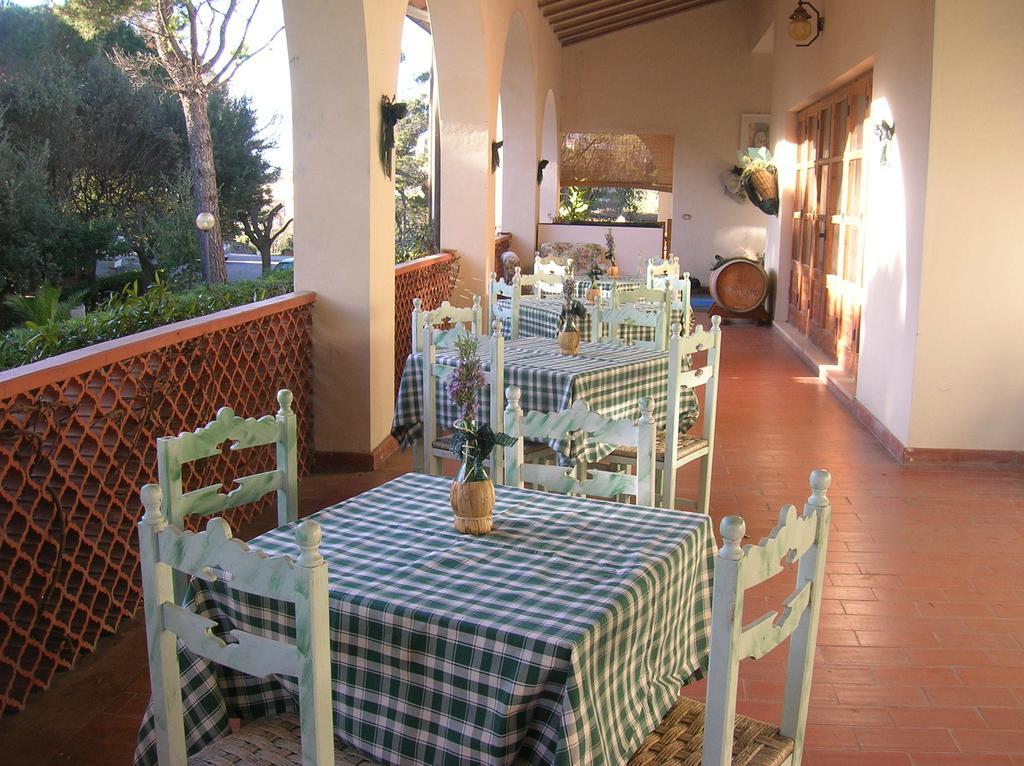 Hotel Il Poggetto Castellina Marittima Dış mekan fotoğraf