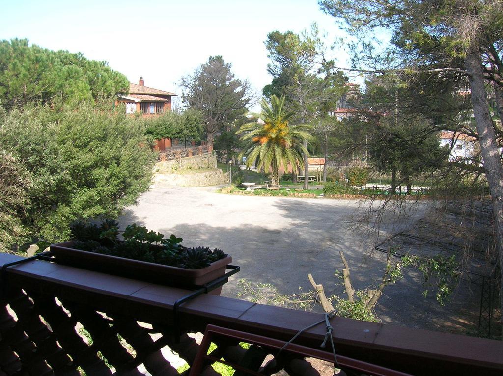 Hotel Il Poggetto Castellina Marittima Dış mekan fotoğraf